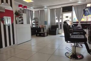 A&B Peluquer&iacute;a Unisex