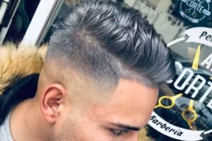 AL CORTE &ndash; 𝑃𝑒𝑙𝑢𝑞𝑢𝑒𝑟𝑖́𝑎 &bull; 𝐵𝑎𝑟𝑏𝑒𝑟𝑖́𝑎