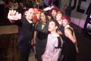 Ariel Vi&ntilde;als Estilista internacional