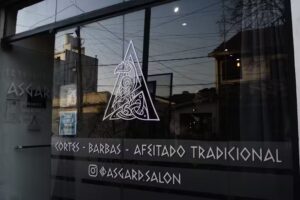 Asgard Sal&oacute;n De Caballeros