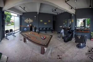 Barberia, Bola 8 Barber Studio