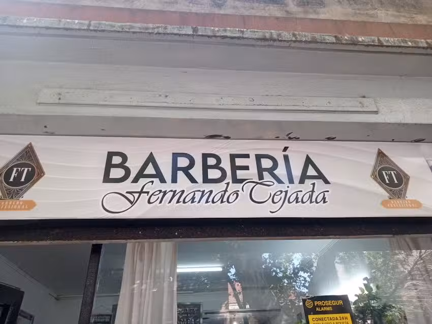 Barber&iacute;a Fernando Tejada