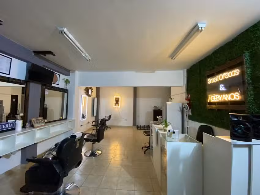 Barber&iacute;a Gebyanos & Smell of Gods , Barberia, barberia, barber&iacute;a,Peluquer&iacute;a, peluquer&iacute;a, Peluqueria, peluqueria, y Perfumer&iacute;a