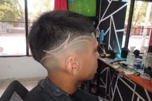 Barber&iacute;a PELUZA