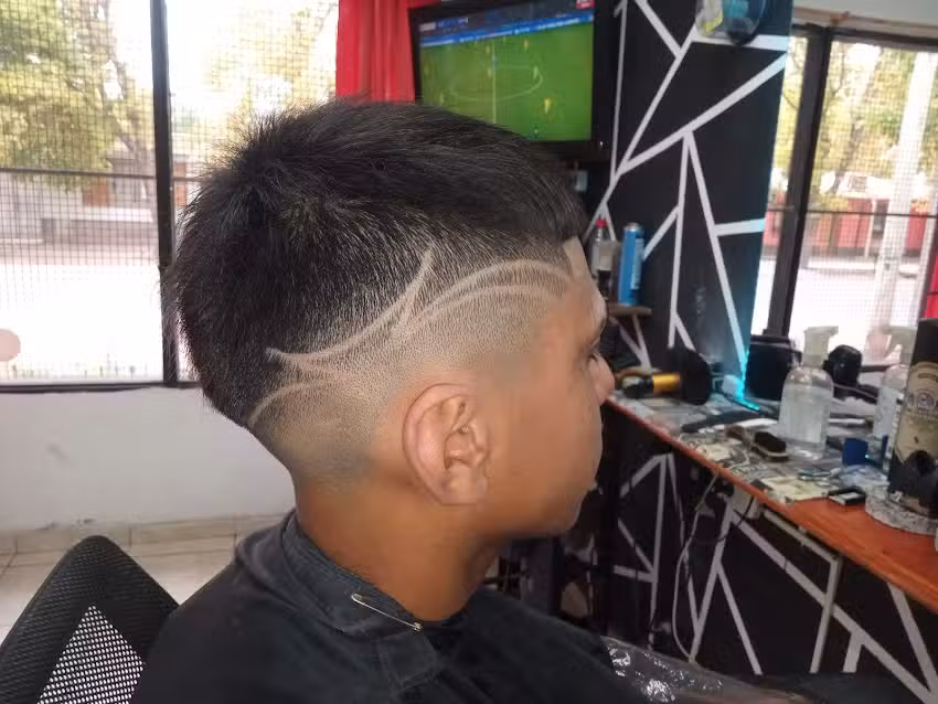 Barber&iacute;a PELUZA