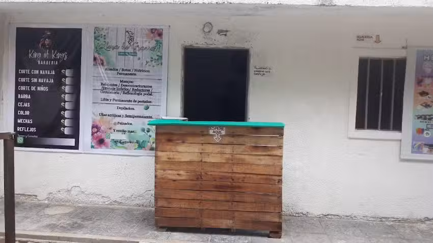 Barberia Rey de Reyes Llena de Gracia