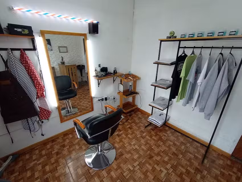 Barber&iacute;a Roma