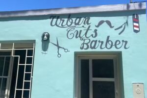 Barber&iacute;a urban cuts
