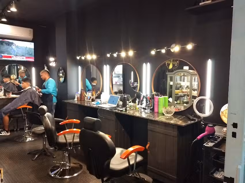 Barber&iacute;a y Peluquer&iacute;a Los Juanes