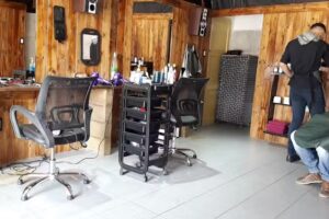 BEERLIN &ndash; PELUQUER&Iacute;A Y BARBER&Iacute;A