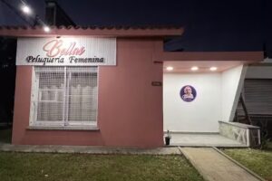 Bellas peluquer&iacute;a femenina