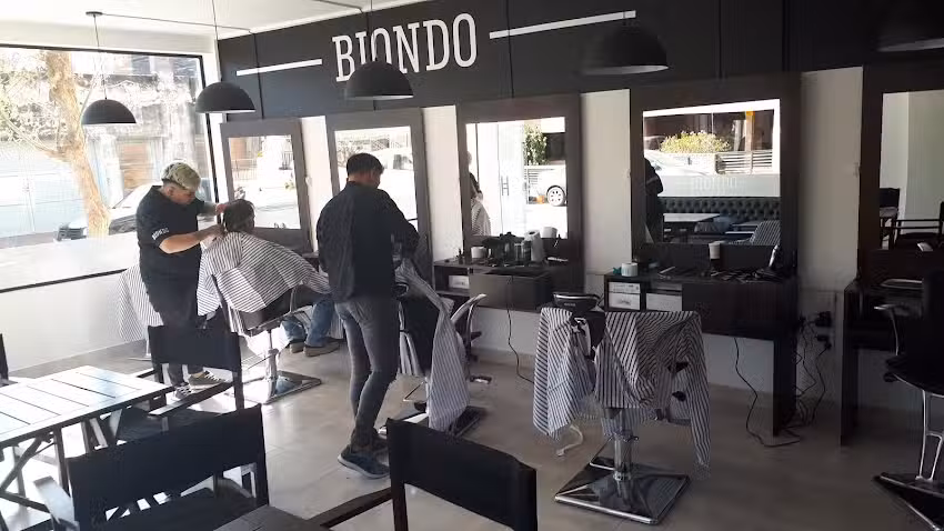Blondo Barber&iacute;a