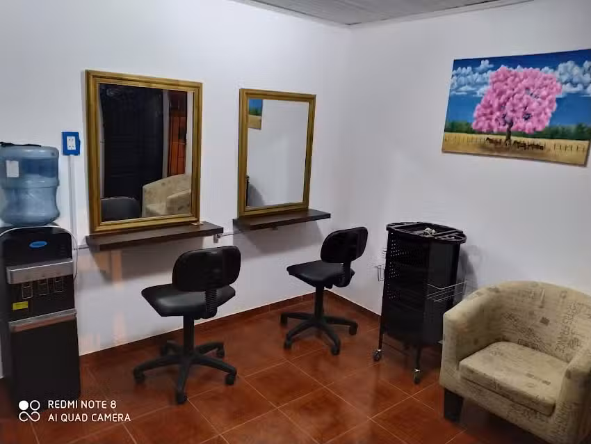 By Angel&rsquo;s Peluquer&iacute;a Unisex