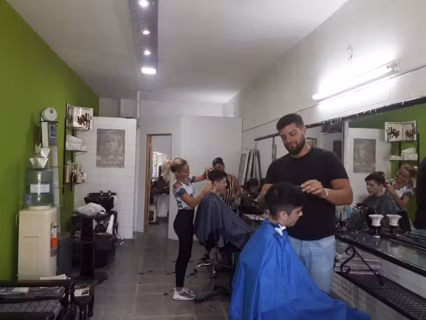 Charly&rsquo;s &ndash; Peluqueria Unisex