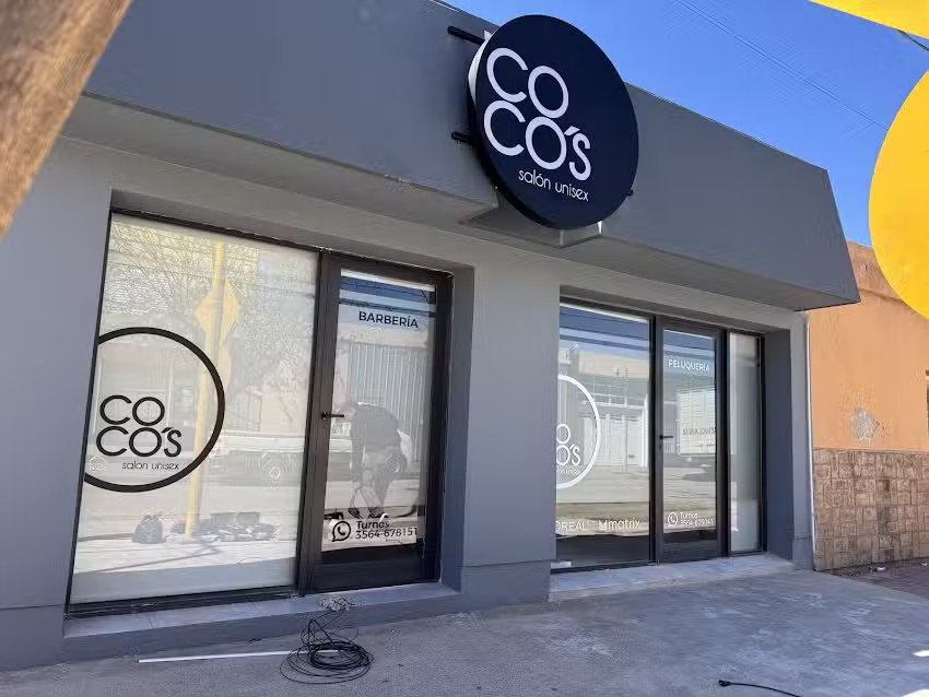 Co Co&rsquo;s Sal&oacute;n Unisex