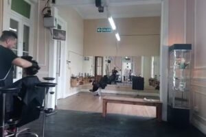 Crins Peluquer&iacute;a Mujer y Barber&iacute;a