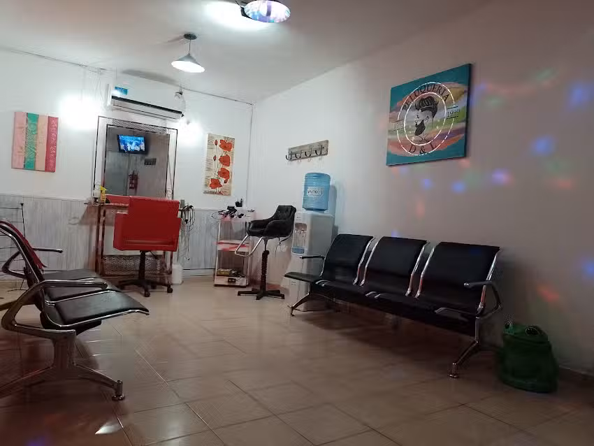 D&L Peluquer&iacute;a