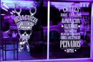 De la Cabeza &ndash; Peluquer&iacute;a Unisex