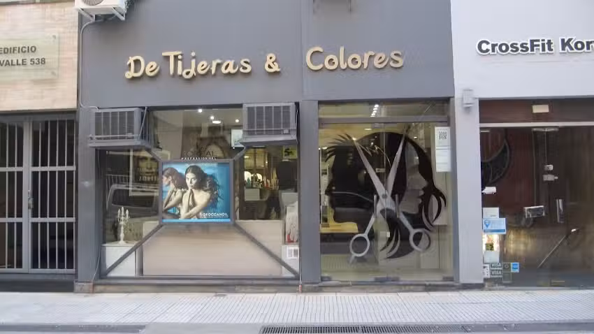 De Tijeras & Colores