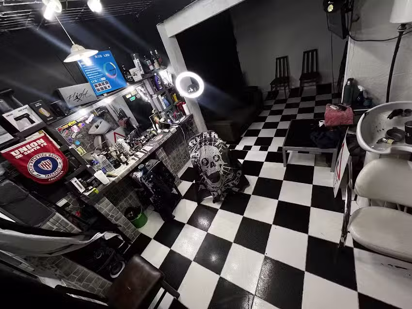 DEBONA BARBER STUDIO