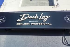 Deeb Lay estilista