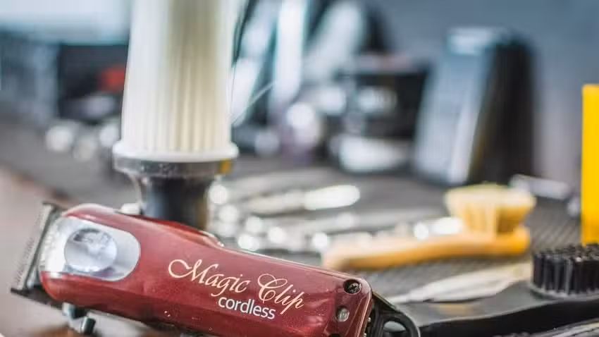 EL BRONX- peluqueria y barberia