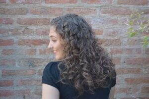 &ldquo;El Encantador de Rulos&rdquo; Tuny Gonz&aacute;lez Estilista