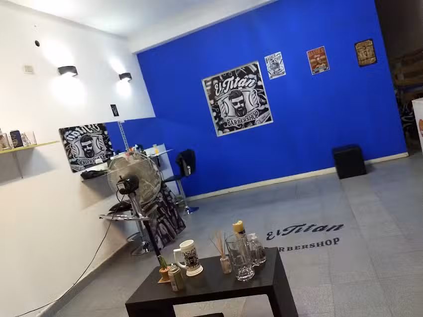 El Tit&aacute;n Barber&iacute;a