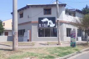 El y Ella Peluqueria y barberia