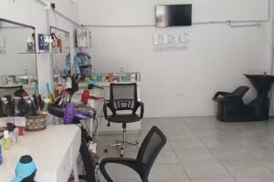 ERIC COIFFEUR- UNISEX