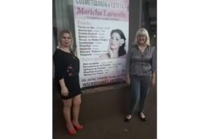 ESCUELA DE PELUQUERIA-ESTETICA Y COSMETOLOGIA MARICHU LARUMBE