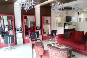 Espinosa Peluquer&iacute;a Bar