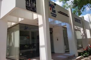 Estela Mart&iacute;nez Escuela de Peluqueria