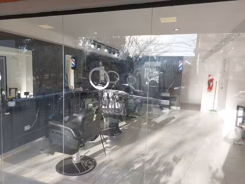 Estilo Y Navaja 💈 BARBERIA