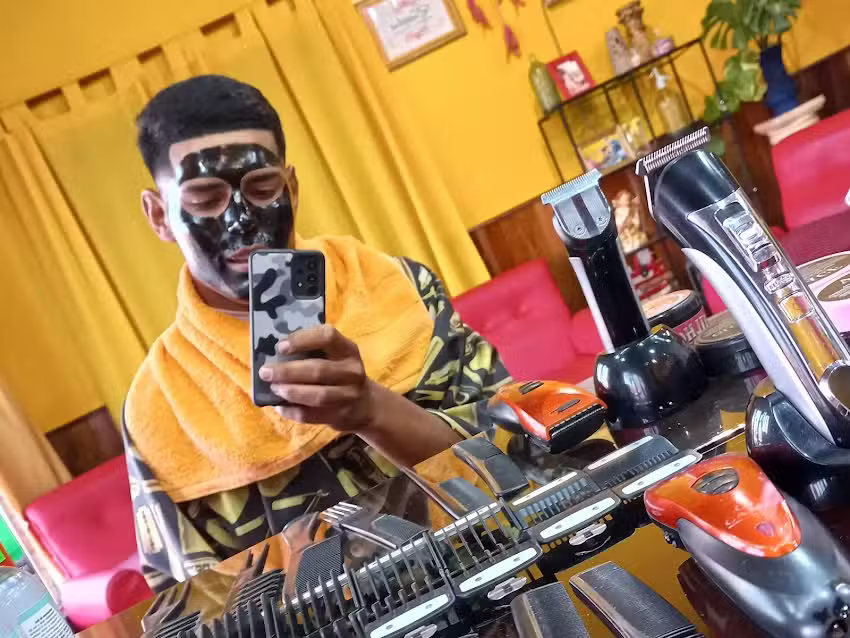 Estilos Sal&oacute;n Unisex (Gustavo Coletti Estilista)