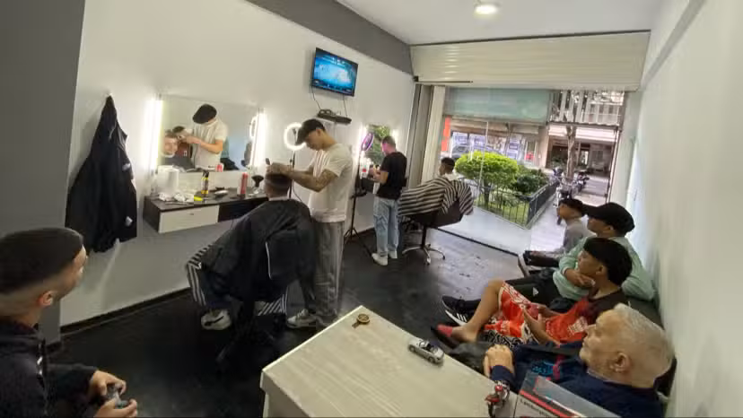 FADES BARBER &ndash; BARBERIA