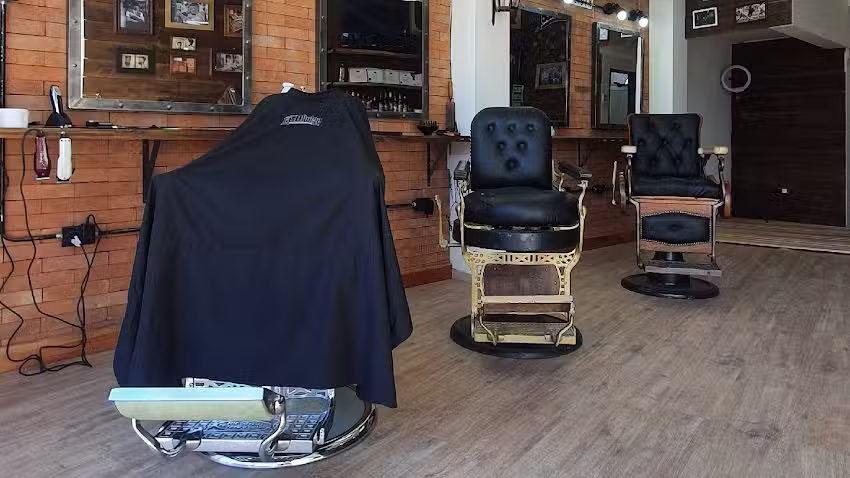 Filo Dulce &ndash; ʙᴀʀʙᴇʀɪ́ᴀ ﹠ ᴘᴇʟᴜϙᴜᴇʀɪ́ᴀ [Sucursal: B&ordm; Cerro de las Rosas]