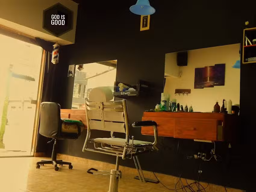 God Is Good Barberia