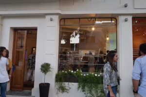 GONZALO FLORES PELUQUERIA