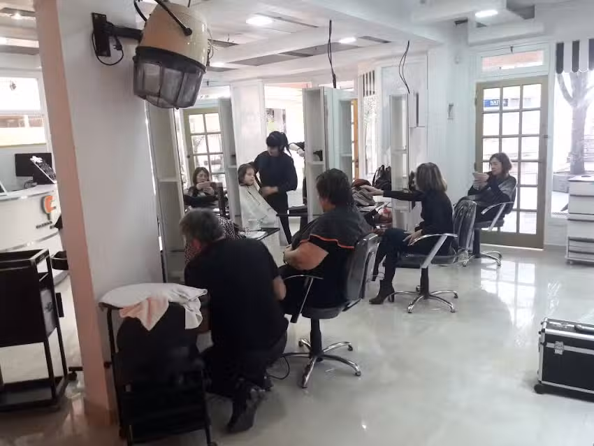 GUARDIA PELUQUERIA CARILO