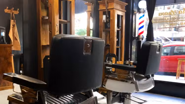 Hacha Brava Barber&iacute;a en Callao y Posadas