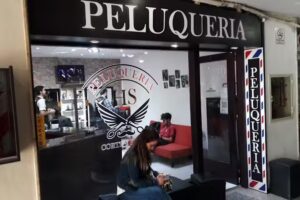 Hugo Saires Peluquer&iacute;a Y Barber&iacute;a