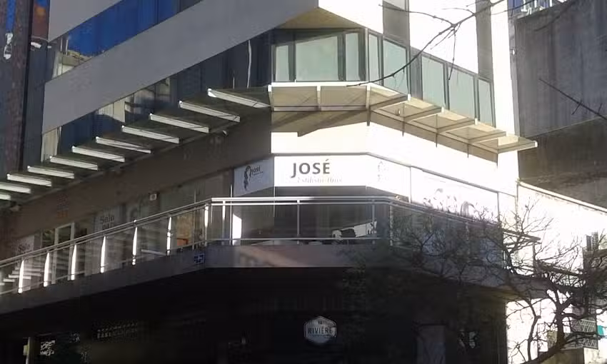 JOSE ESTILISTA UNISEX