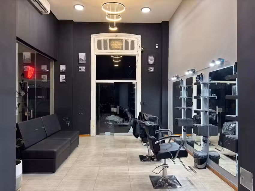 L&rsquo;ELITE BARBER&Iacute;A Y PELUQUER&Iacute;A UNISEX