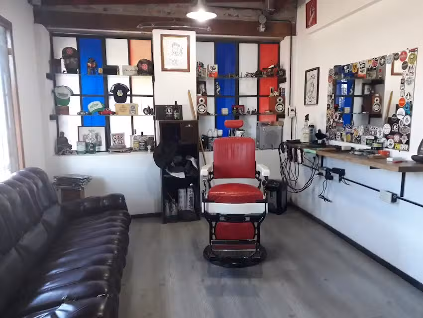 La Cueva Barbershop