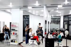 La Fabrica Estilistas