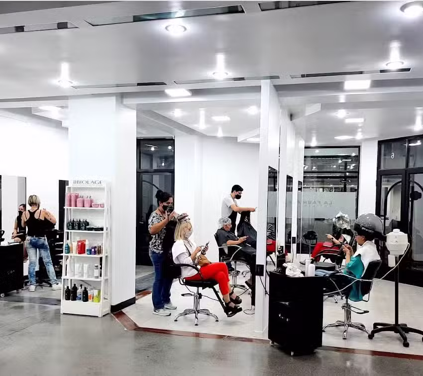 La Fabrica Estilistas