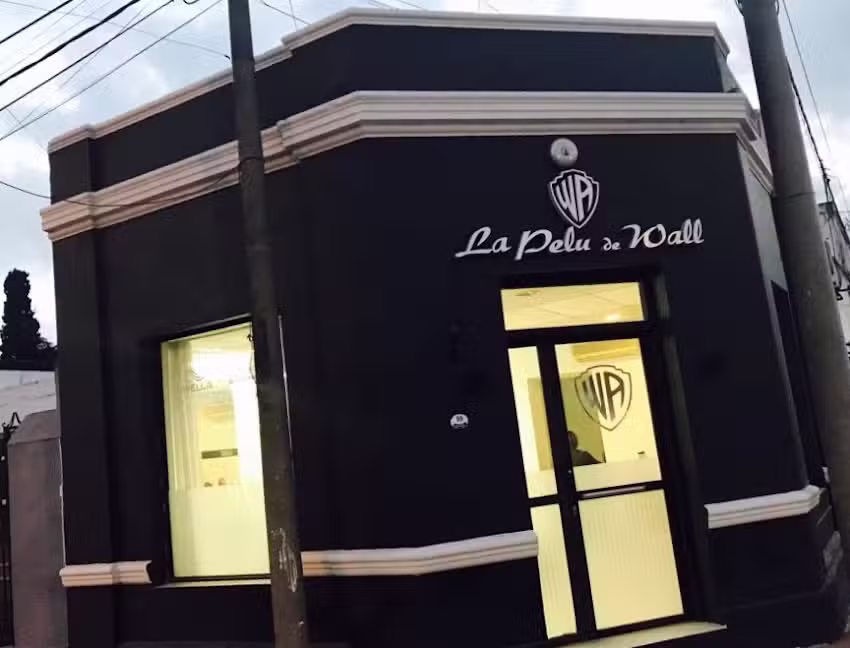 La pelu de wall Anthony Berrotaran