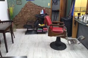 La peluquer&iacute;a de&rdquo;HUGO&rdquo;