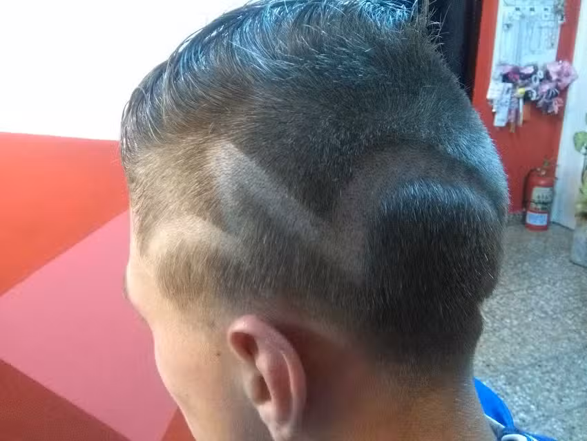 &ldquo;Le Coiffure&rdquo; Salon Unisex